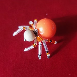 Adorno de araña de cuentas - Tiny Orange