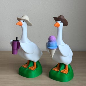 Accesorio de ganso de escritorio, sombrero magnético, complemento de disfraz intercambiable, accesorios de ganso de porche en miniatura, decoración impresa en 3D, lindo juguete de oficina, regalo divertido imagen 13