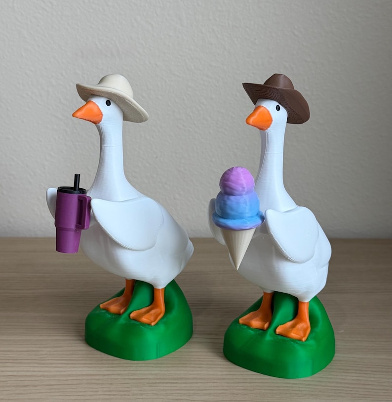 Accesorio de ganso de escritorio, sombrero magnético, complemento de disfraz intercambiable, accesorios de ganso de porche en miniatura, decoración impresa en 3D, lindo juguete de oficina, regalo divertido imagen 13