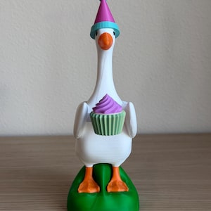 Accesorio de ganso de escritorio, sombrero magnético, complemento de disfraz intercambiable, accesorios de ganso de porche en miniatura, decoración impresa en 3D, lindo juguete de oficina, regalo divertido imagen 9