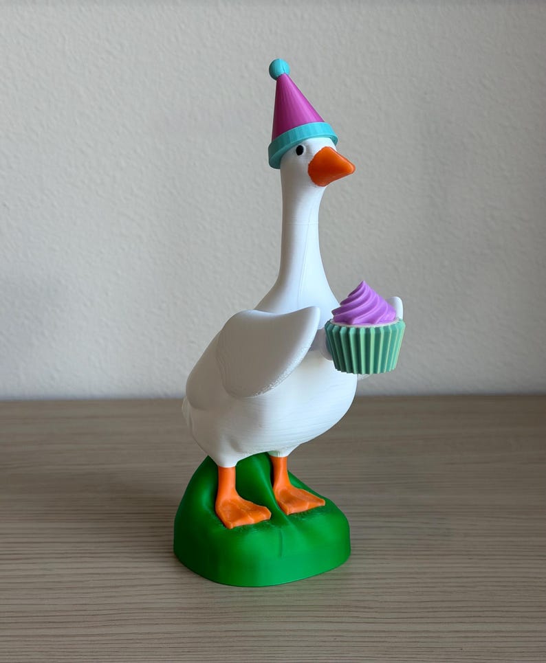 Accesorio de ganso de escritorio, sombrero magnético, complemento de disfraz intercambiable, accesorios de ganso de porche en miniatura, decoración impresa en 3D, lindo juguete de oficina, regalo divertido imagen 12