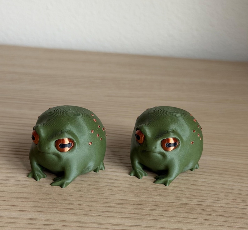 3D Printed Animal Figurine Grumpy Rain Frog Statue Disapproving Toad Design Cute Desk Buddy Funny Office Gift Coworker Gag Present Novelty Workspace Decoration Amphibian Collectible Shelf Ornament Humor Gift Frog Lover Present Quirky Design