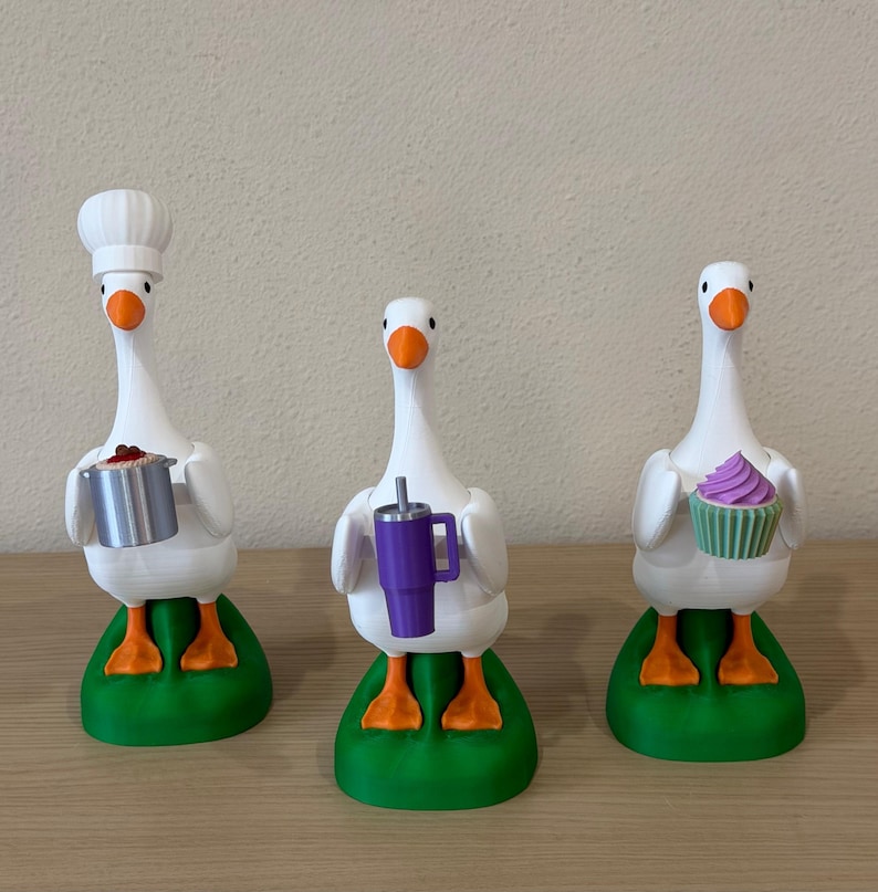 Accesorio de ganso de escritorio, sombrero magnético, complemento de disfraz intercambiable, accesorios de ganso de porche en miniatura, decoración impresa en 3D, lindo juguete de oficina, regalo divertido imagen 15