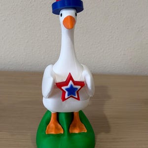 Magnetic Hat Addon Swappable Costume Miniature Desk Goose Accessory Collection 3d Printed Office Decoration Cute Toy Gift Funny Workspace Charm Bookshelf Ornament Collectible Desk Companion Seasonal Theme Custom Office Setup Perfect Gift