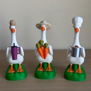 Accesorio de ganso de escritorio, sombrero magnético, complemento de disfraz intercambiable, accesorios de ganso de porche en miniatura, decoración impresa en 3D, lindo juguete de oficina, regalo divertido imagen 16