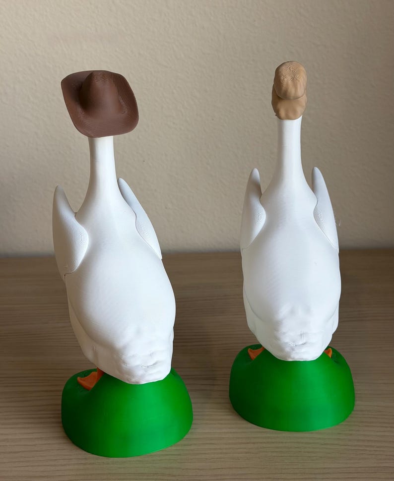 Accesorio de ganso de escritorio, sombrero magnético, complemento de disfraz intercambiable, accesorios de ganso de porche en miniatura, decoración impresa en 3D, lindo juguete de oficina, regalo divertido imagen 18