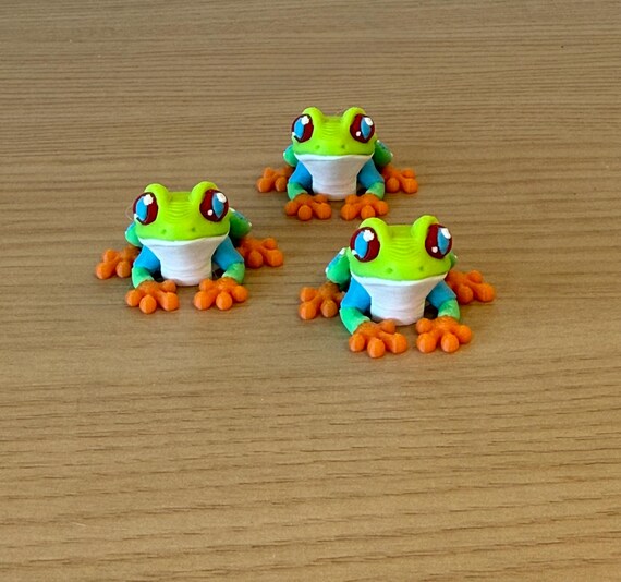Mini 3D Printed Red-Eyed Tree Frog Figurine – 1" Jungle Animal Decor, Tiny Frog Collectible, Nature Lover Gift, Cute Desk Ornament