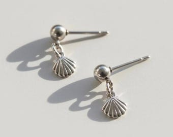 Silver shell earring | mermaid core earring | small dangly earring | shell stud earring | lobe piercing