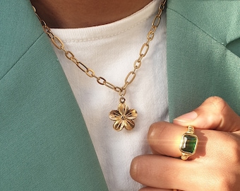 chain necklace with flower charm, flower pendant necklace, waterproof women's stainless steel necklace