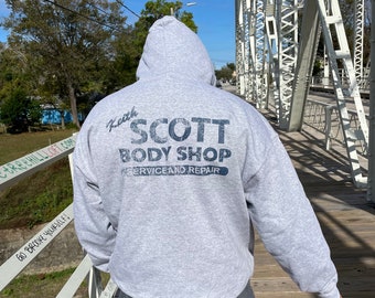 Sweat à capuche Keith Scott Body Shop - Réplique du sweat-shirt à capuche en détresse de Tree Hill Lucas Auto Shop