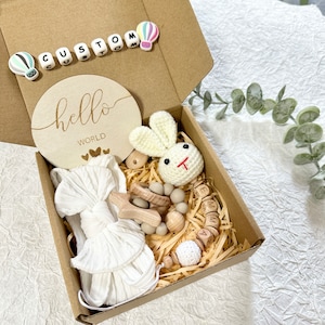 Caja de regalo personalizada para bebé / Set de regalo de 4 piezas / Regalo para recién nacido Clip para chupete de conejo Basketbow Clip para chupete de juguete con nombre Letra de madera Regalo para bebé