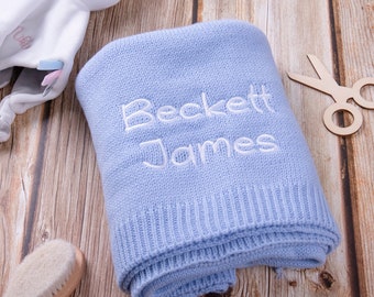 Gepersonaliseerde gebreide babydeken met naam, geborduurde babynaamdeken, kinderwagendeken, babycadeau voor nieuwe moeder, pasgeboren babyshowercadeau