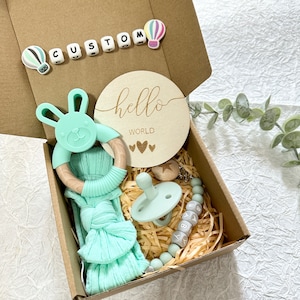 Caja de regalo personalizada para bebé / Juego de regalo de 5 piezas / Canasta de regalo para recién nacido Clip para chupete BowToy Clip para chupete con nombre Letra de silicona Regalo para bebé