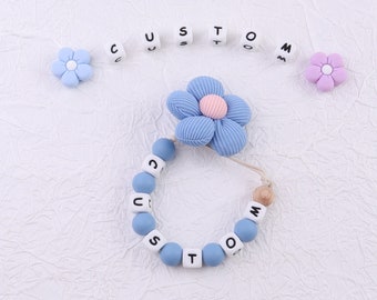 Gepersonaliseerde speenclip Bloem Dummy Plastic letters clip met naam Babycadeau Fopspeenhouder Coming Home cadeau Babyjongen Babymeisje cadeau