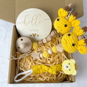 Caja de regalo personalizada para bebé / Juego de regalo de 5 piezas / Canasta de regalo para recién nacido Clip para chupete de jirafa Clip para chupete de juguete con nombre Letra de madera Regalo para bebé