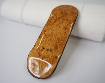 Univerque Fingerboard Deck - TraWoo Maple Root 003 - hc_wb41_w32, symmetrical