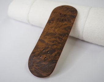 Univerque Fingerboard Deck - TraWoo Camphor Root 004 - mc_wb43_w32, symmetrical