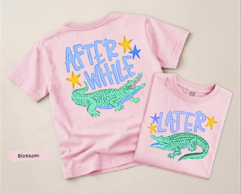 Camiseta Kids Later Gator Comfort Colors® con estampado / Parte delantera y trasera. Camiseta After A While con estampado de cocodrilo / Camiseta After While con estampado de cocodrilo y caimán para niños. imagen 9