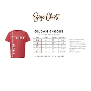 以下が含まれることがあります： Gildan 64000B Softstyle Youth Tシャツのサイズチャート。チャートは、XSからXLまでのサイズに対応する胸囲と着丈をインチで示しており、年齢層も記載されています。