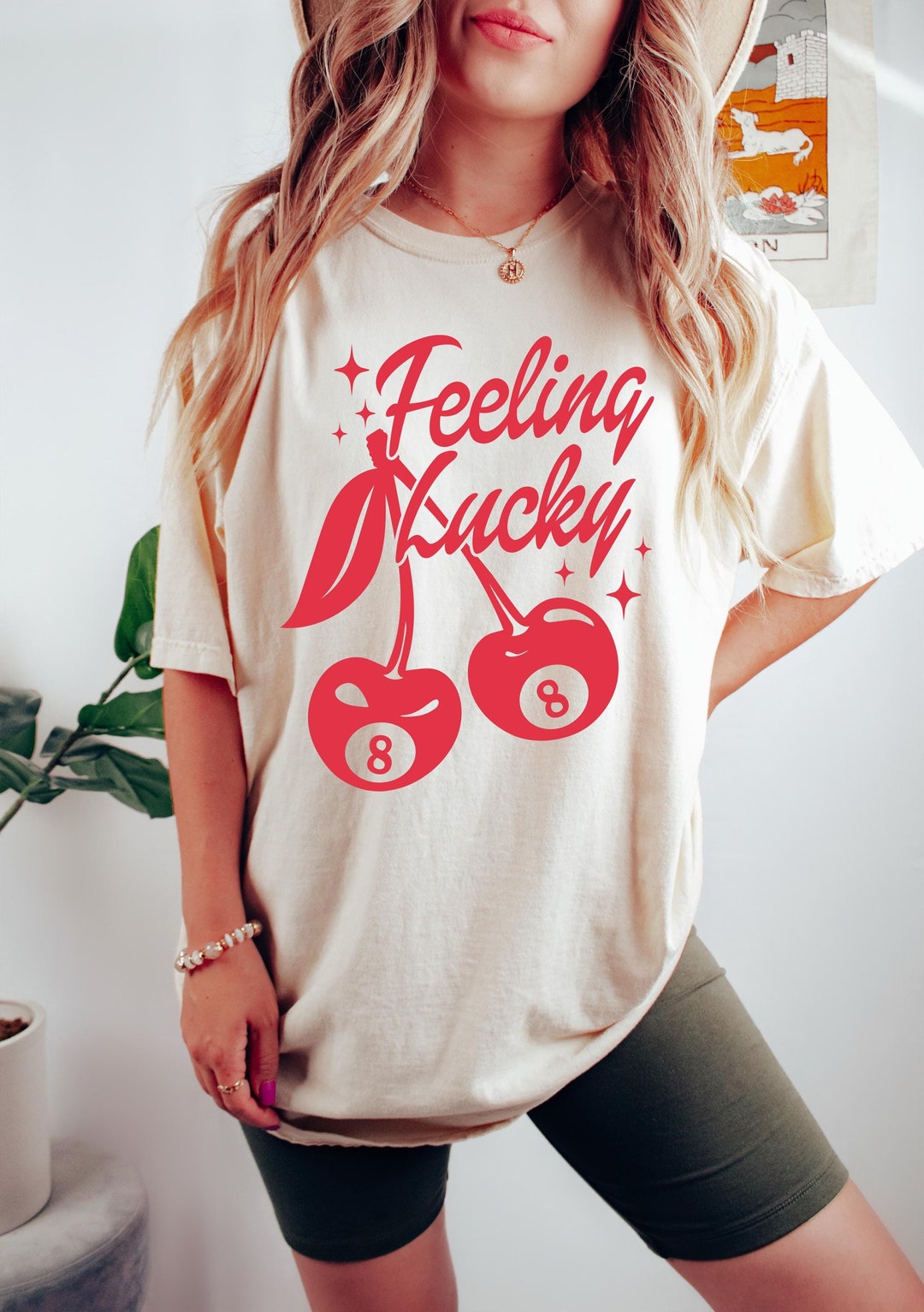 その他 Katie Feeling Lucky Graphic Comfort Colors® Tee Shirt, Lucky