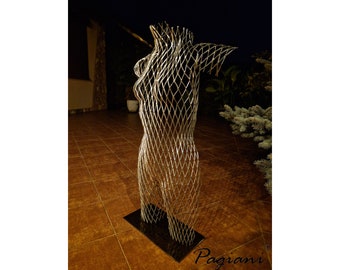 Art métallique fait à la main, Sculpture de torse grandeur nature, Buste féminin, Grande statue modèle de femme, Torse nu, Autoportant, Design unique par Pagiani
