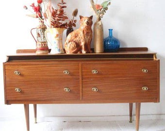 Petit Enfilade vintage avec Pieds Dansette, 1960s