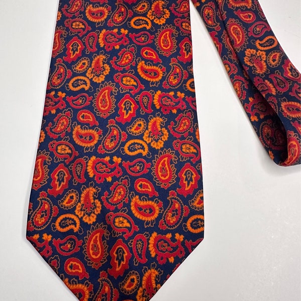 Vintage 1960's 100% Silk Tie / Kipper Style - Berkley Cravats Famous Barr Brand