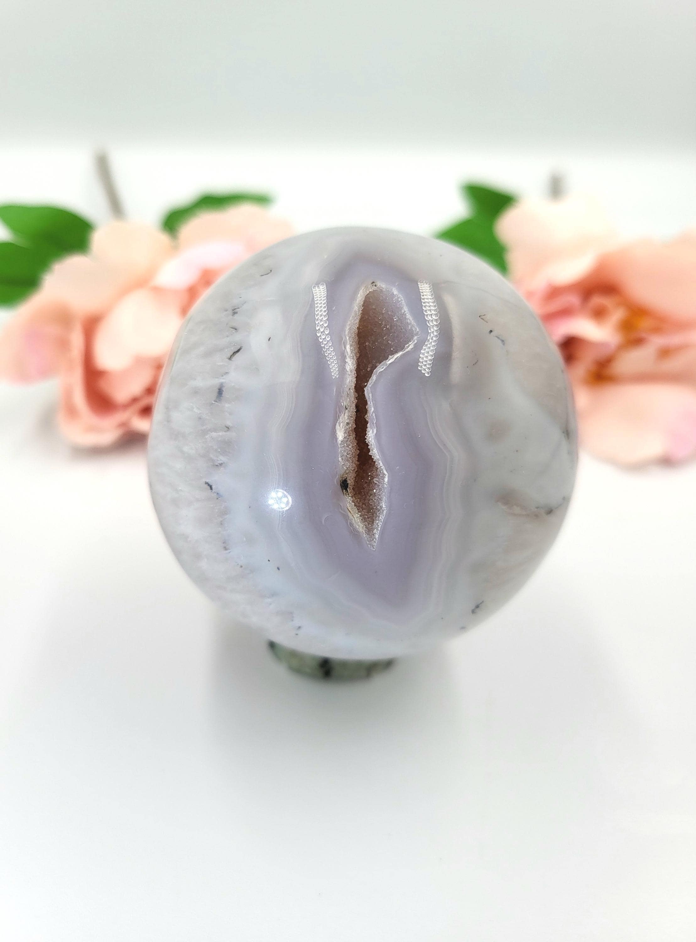 ドゥルージーブルーアゲート球 - カラフルなアゲートジオード