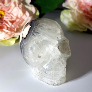 8cm Volcano Agate Crystal Skull - Volcano agate crystal carving - UV reactive crystal