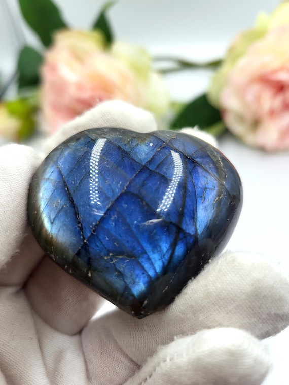 Flashy Blue Labradorite crystal heart - FREE STAND