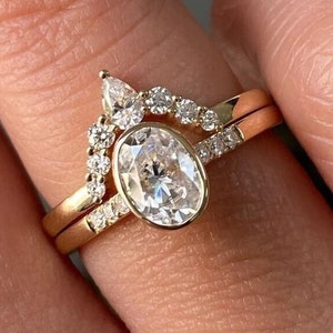 Oval Moissanite Diamant Lünette Set Verlobungsring mit Krone Hochzeit Band Vintage Braut Set Geschwungene Stapelbare Band Braut Set Ring