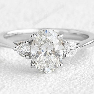 1.50 CT Oval Moissanite Three Stone Ring, White Gold Wedding Ring, Trilogy Engagement Ring, Promise Ring for Her, 925 Silver Available