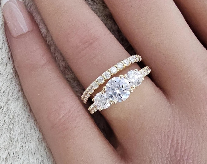 14K Solid Gold 3 Stone Center Round Wedding Band Ring Wedding Promise Engagement Women's Rings 1 Set