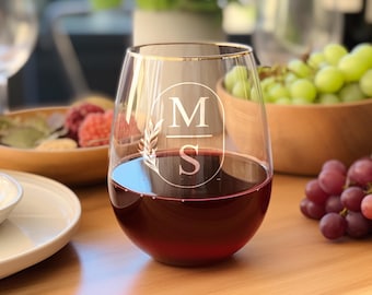 Wedding Wine Glass, Custom Wedding Decor, Just Married Gift, Future Wife Gift, Wife Wedding Gift, Bridesmaids Gift - Wedding Wine Gift