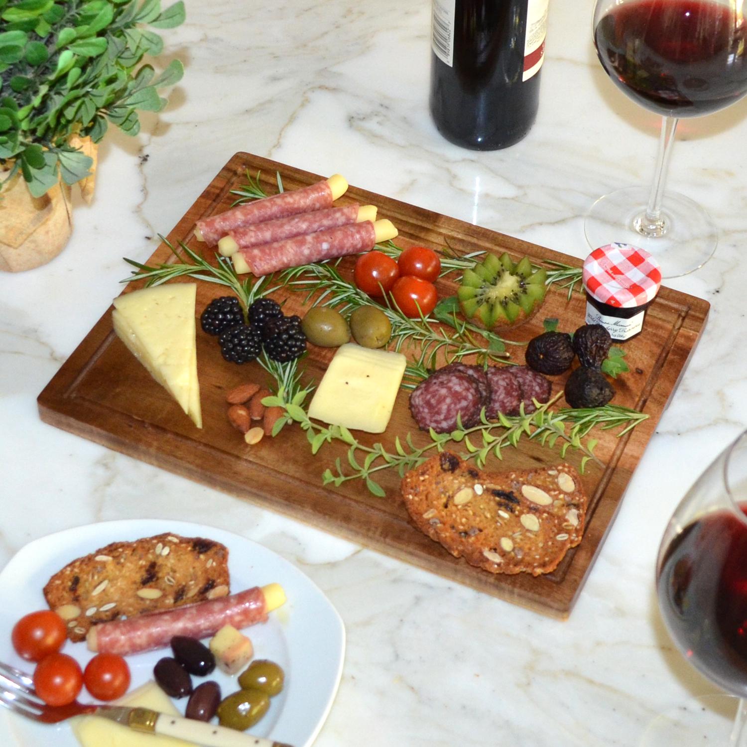 California Golden Bears Acacia Cutting Charcuterie Cheese Board. Unique Alumni Gift, Graduation, Tailgating, Entertaining, Birthdays