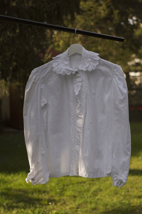 Vintage 1980 Ivory White Cotton Lace Embroidered Blouse With