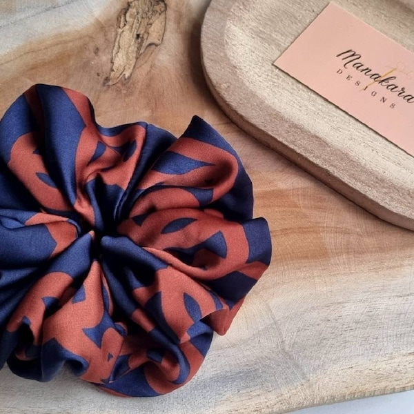 Fluffy scrunchie, chouchou chic, chouchou cheveux élégant, cadeau pour elle, accessoire cheveux, cadeau saint valentin