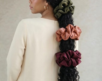 Extra Fluffy, Méga Scrunchies XXL, chouchou géant satin soyeux, 22CM Chouchou cheveux épais, dreadlock, tresses