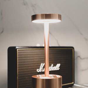 Lámpara de mesa turca inalámbrica moderna Retroline / Lámpara de escritorio decorativa y recargable / multiusos para el hogar, restaurante, cafetería YAMAN, COBRE ANTIGUO