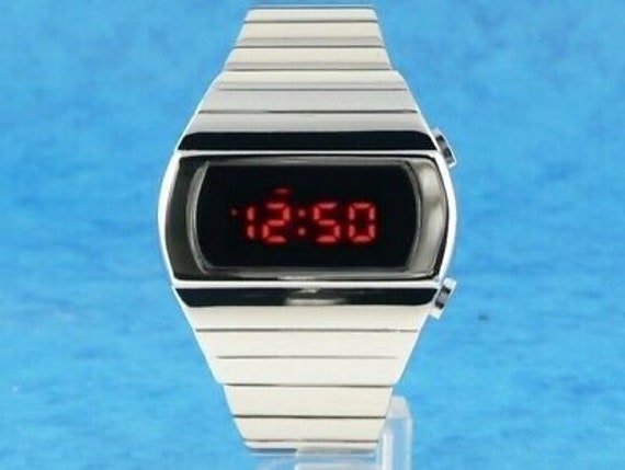 Time-shop-uk レトロ LED 腕時計 - シルバー - 1970 年代の Time-shop-uk レトロ LED 腕時計 - シルバー - 1970 年代の