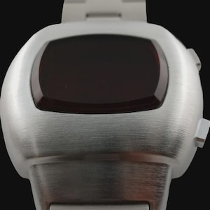 Time-shop-uk Orologio LED retrò - Argento - Omaggio agli orologi digitali LED LCD vintage dell'era spaziale degli anni '70