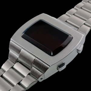 Time-shop-de Retro LED Uhr - Silber - Hommage an die 1970er Jahre vintage Digital LED Space Age Uhren 2