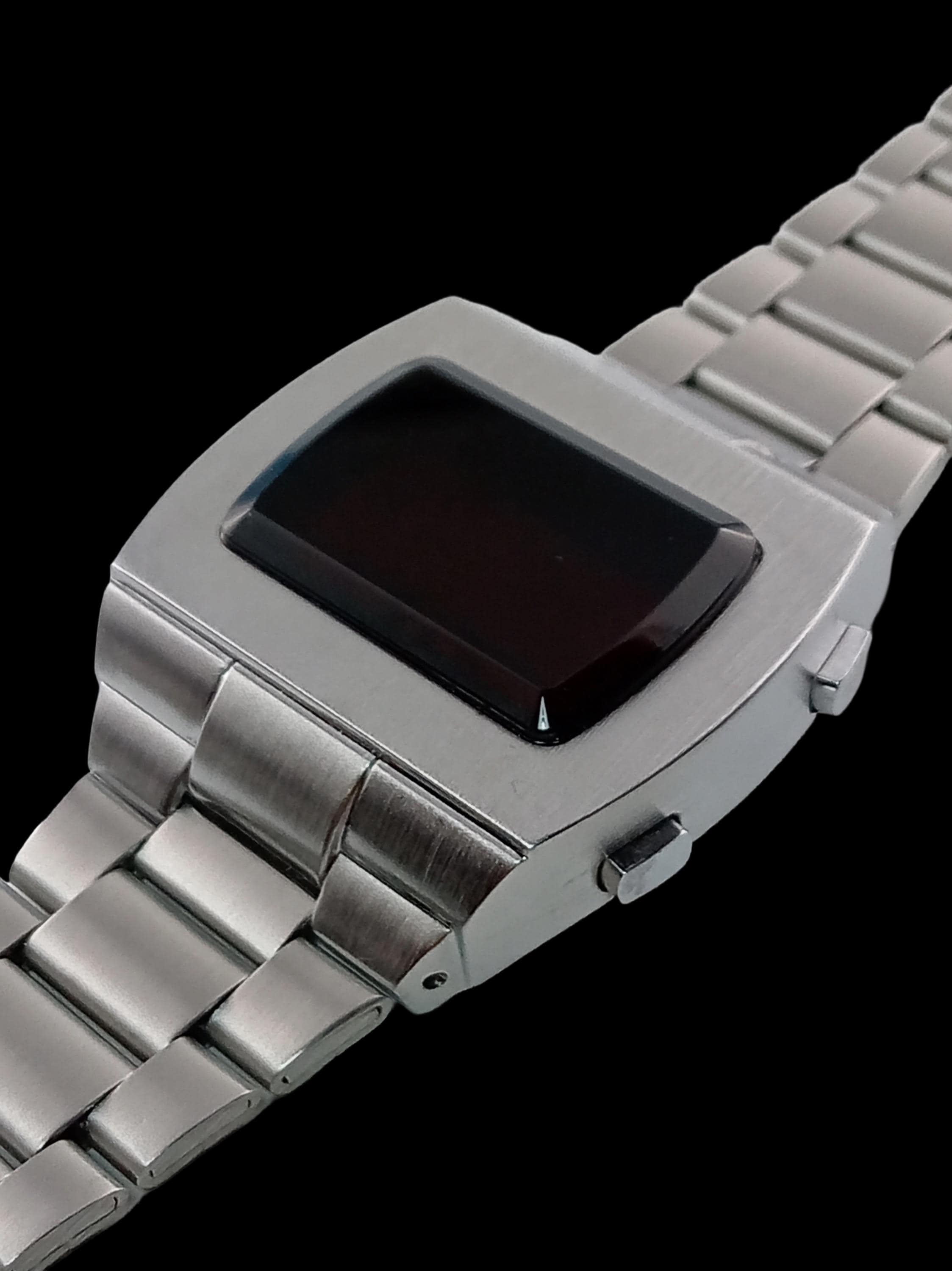 Time-shop-uk Retro LED Watch - Silver - Homage to the 1970s Vintage ...