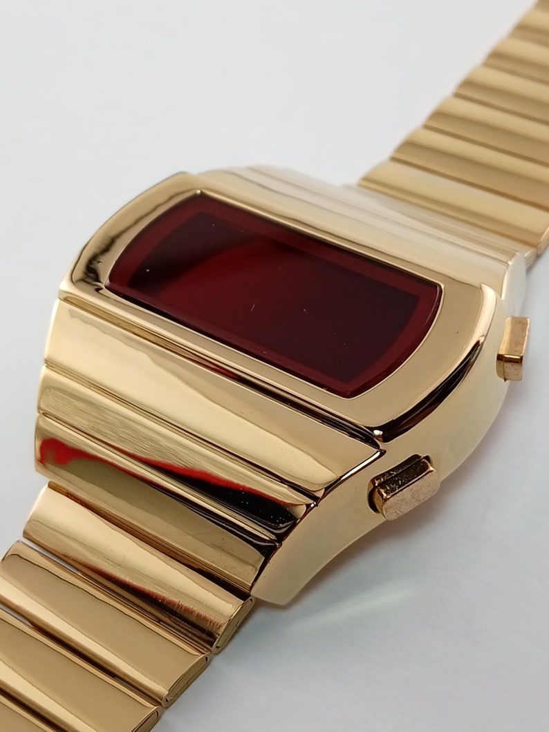Time-shop-uk Retro LED watch - Gold - Homage to the 1970s vintage Digital LED LCD Space Age Futuristic watches 29 image 2