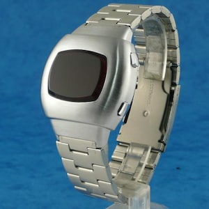 Time-shop-uk Retro LED watch -Silver- Homage to the 1970s vintage Digital LED LCD Space Age watches