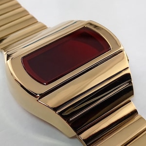 Time-shop-uk Retro LED watch - Gold - Homage to the 1970s vintage Digital LED LCD Space Age Futuristic watches 29 image 3