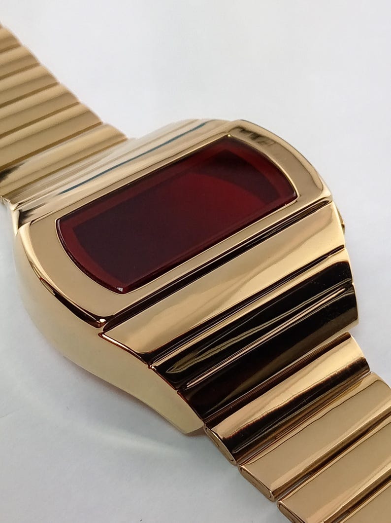 Time-shop-uk Retro LED watch - Gold - Homage to the 1970s vintage Digital LED LCD Space Age Futuristic watches 29 image 3