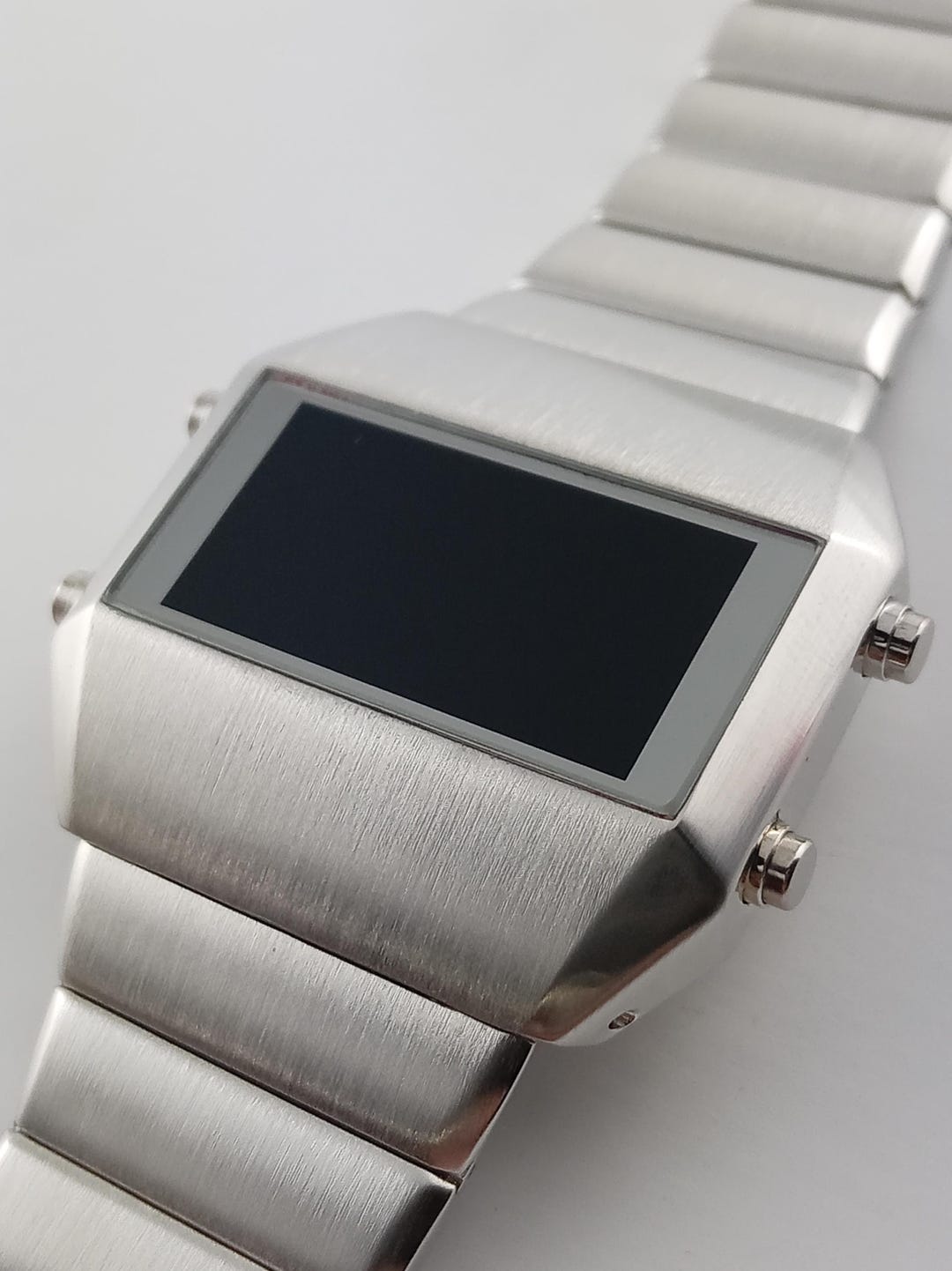 Time-shop-uk Retro LED Watch - Silver - Homage to 1970s Styling ...