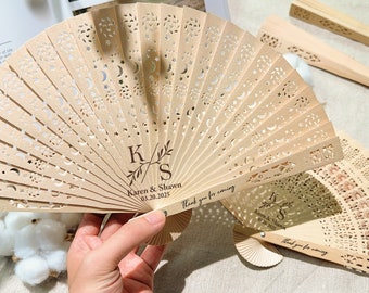 Personalisierte Hochzeitsfächer für Gäste, rustikale Hochzeitsbevorzugungen in loser Schüttung, kundenspezifischer hölzerner Fächer für Verlobung, Sommerstrandfächer, Brautjungferngeschenke