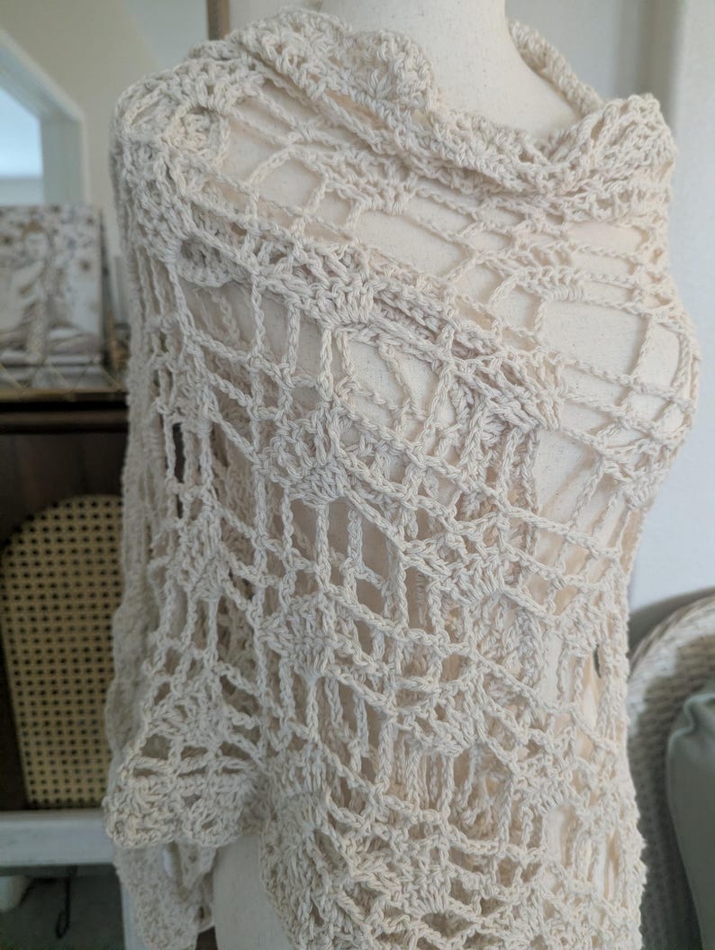 CROCHET PATTERN - the Whispering Shells Triangle Shawl - Etsy